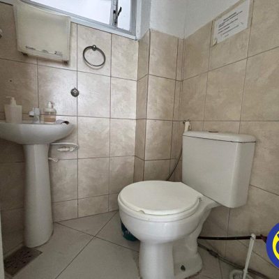 Sala com 91m², no bairro Centro em Florianópolis