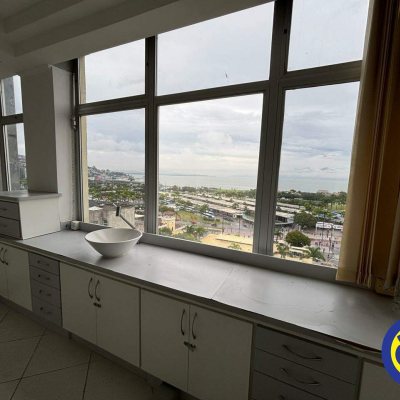 Sala com 91m², no bairro Centro em Florianópolis