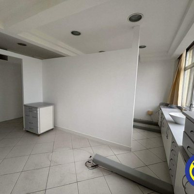 Sala com 91m², no bairro Centro em Florianópolis