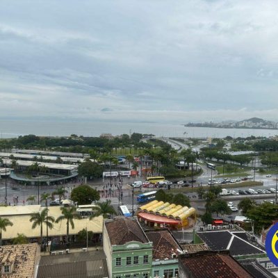 Sala com 91m², no bairro Centro em Florianópolis