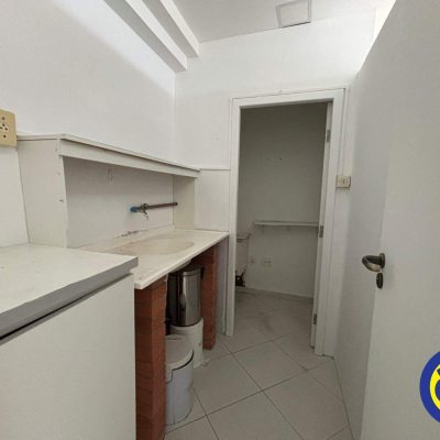 Sala com 91m², no bairro Centro em Florianópolis