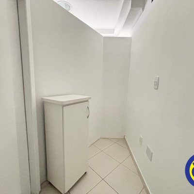 Sala com 91m², no bairro Centro em Florianópolis