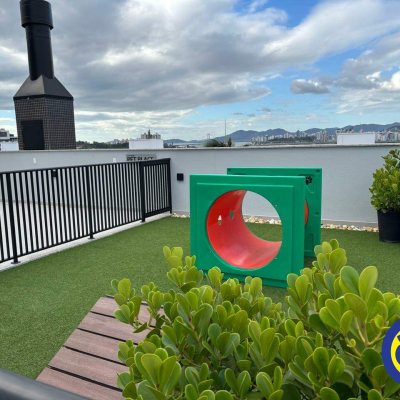 Apartamento com 75m², 1 quarto, 1 garagem, no bairro Coqueiros em Florianópolis