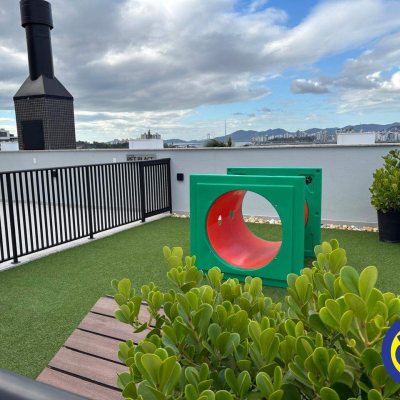 Apartamento com 75m², 1 quarto, 1 garagem, no bairro Coqueiros em Florianópolis