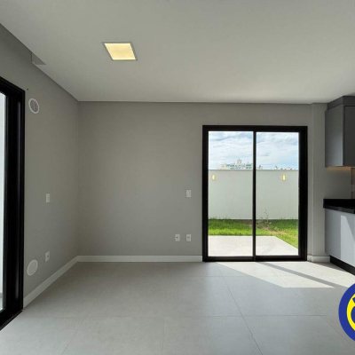 Apartamento com 75m², 1 quarto, 1 garagem, no bairro Coqueiros em Florianópolis