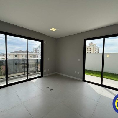 Apartamento com 75m², 1 quarto, 1 garagem, no bairro Coqueiros em Florianópolis