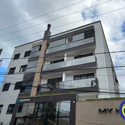 Apartamento com 75m², 1 quarto, 1 garagem, no bairro Coqueiros em Florianópolis