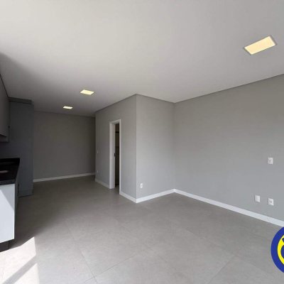 Apartamento com 75m², 1 quarto, 1 garagem, no bairro Coqueiros em Florianópolis