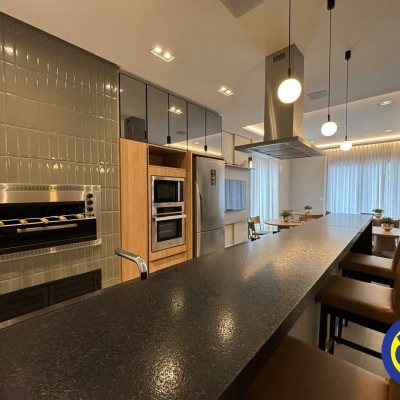 Apartamento com 75m², 1 quarto, 1 garagem, no bairro Coqueiros em Florianópolis