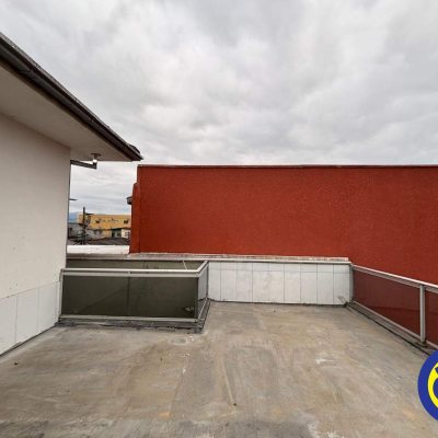 Prédio com 900m², 12 garagens, no bairro Ponte do Imaruim em Palhoça