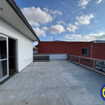 Prédio com 900m², 12 garagens, no bairro Ponte do Imaruim em Palhoça