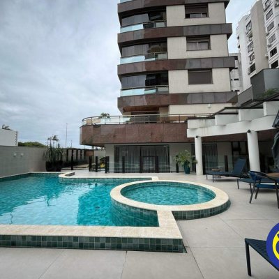Apartamento com 219m², 3 quartos, 1 suíte, 2 garagens, no bairro Agronômica em Florianópolis