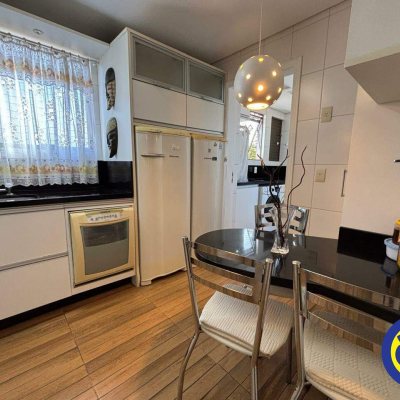 Apartamento com 219m², 3 quartos, 1 suíte, 2 garagens, no bairro Agronômica em Florianópolis