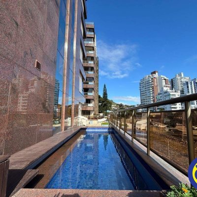 Apartamento com 219m², 3 quartos, 1 suíte, 2 garagens, no bairro Agronômica em Florianópolis