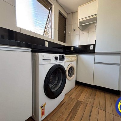 Apartamento com 219m², 3 quartos, 1 suíte, 2 garagens, no bairro Agronômica em Florianópolis