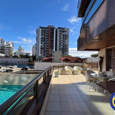 Apartamento com 219m², 3 quartos, 1 suíte, 2 garagens, no bairro Agronômica em Florianópolis