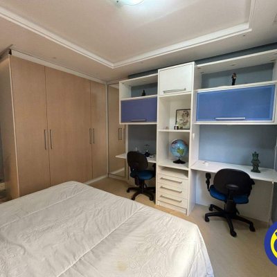 Apartamento com 219m², 3 quartos, 1 suíte, 2 garagens, no bairro Agronômica em Florianópolis