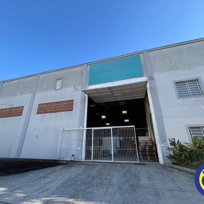 Galpão com 810m², 8 garagens, no bairro Areias em São José