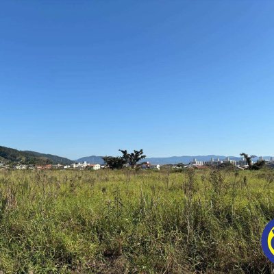 Terreno com 23000m², no bairro Universitário em Biguaçu