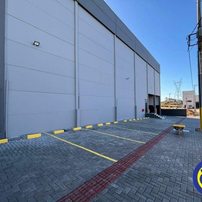 Galpão com 1600m², no bairro Alto Aririu em Palhoça