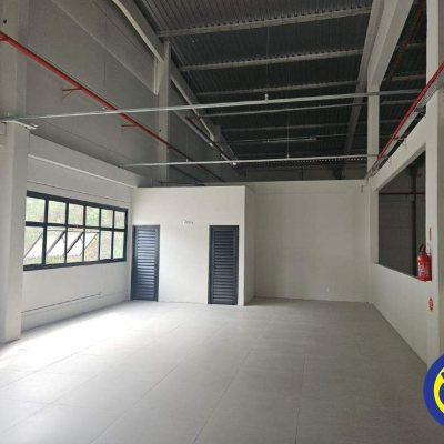 Galpão com 1600m², no bairro Alto Aririu em Palhoça