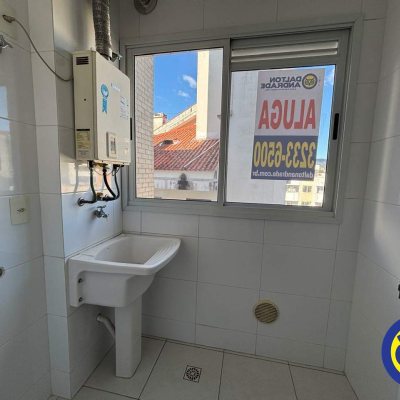 Apartamento com 80m², 2 quartos, 1 suíte, 1 garagem, no bairro Trindade em Florianópolis