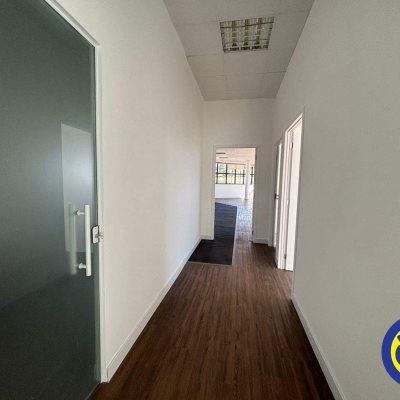 Sala com 732m², 25 garagens, no bairro Centro em Palhoça