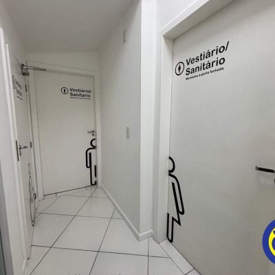 Sala com 732m², 25 garagens, no bairro Centro em Palhoça