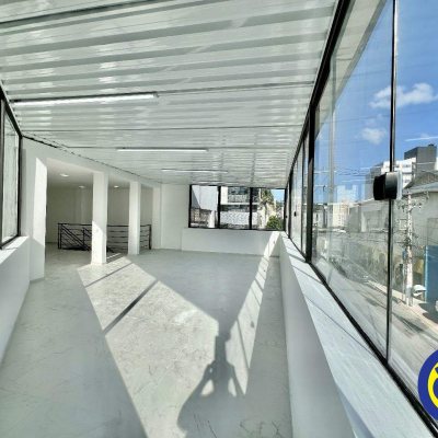 Prédio com 180m², no bairro Centro em Florianópolis