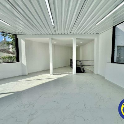 Prédio com 180m², no bairro Centro em Florianópolis