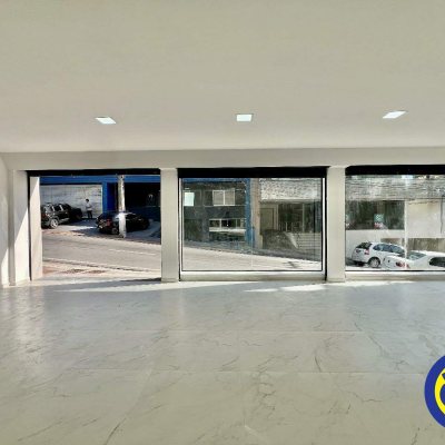 Prédio com 180m², no bairro Centro em Florianópolis