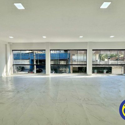 Prédio com 180m², no bairro Centro em Florianópolis