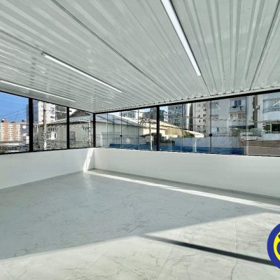 Prédio com 180m², no bairro Centro em Florianópolis