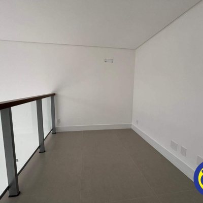Loja com 34m², no bairro Jurerê em Florianópolis