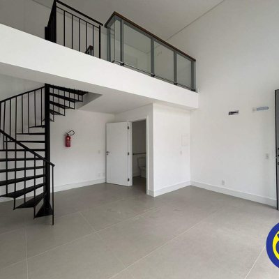 Loja com 34m², no bairro Jurerê em Florianópolis