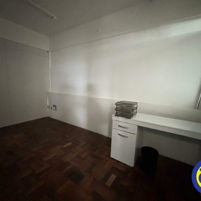 Sala com 64m², no bairro Centro em Florianópolis
