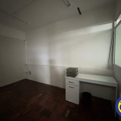 Sala com 64m², no bairro Centro em Florianópolis