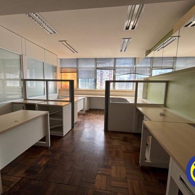 Sala com 64m², no bairro Centro em Florianópolis
