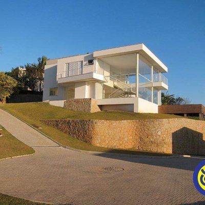 Casa com 500m², 3 quartos, 3 suítes, 5 garagens, no bairro Cacupé em Florianópolis
