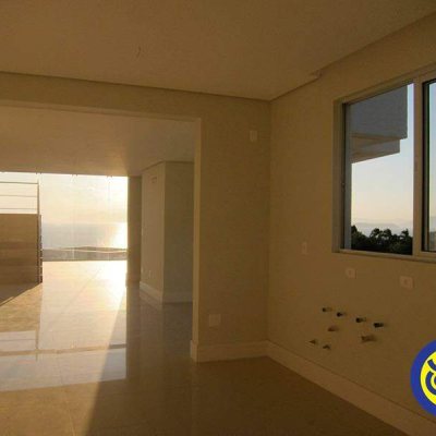 Casa com 500m², 3 quartos, 3 suítes, 5 garagens, no bairro Cacupé em Florianópolis