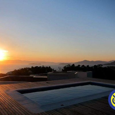 Casa com 500m², 3 quartos, 3 suítes, 5 garagens, no bairro Cacupé em Florianópolis