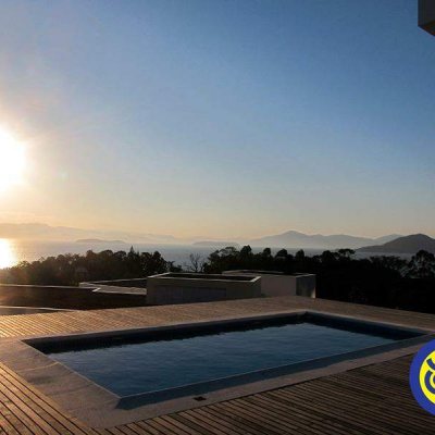 Casa com 500m², 3 quartos, 3 suítes, 5 garagens, no bairro Cacupé em Florianópolis