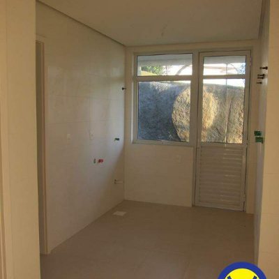 Casa com 500m², 3 quartos, 3 suítes, 5 garagens, no bairro Cacupé em Florianópolis