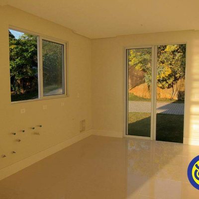 Casa com 500m², 3 quartos, 3 suítes, 5 garagens, no bairro Cacupé em Florianópolis