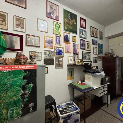 Salas/Conjuntos com 52m², no bairro Centro em Florianópolis