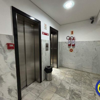 Salas/Conjuntos com 52m², no bairro Centro em Florianópolis