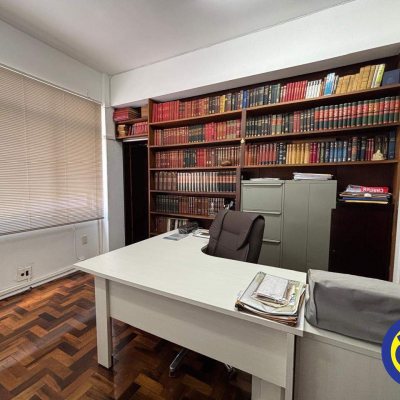 Salas/Conjuntos com 52m², no bairro Centro em Florianópolis