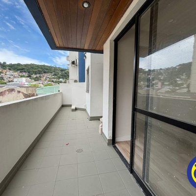 Apartamento com 88m², 3 quartos, 1 suíte, 1 garagem, no bairro Centro em Florianópolis