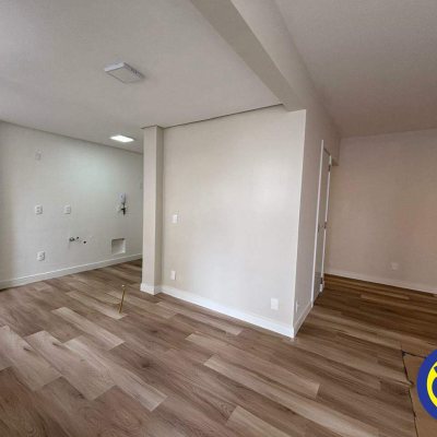 Apartamento com 88m², 3 quartos, 1 suíte, 1 garagem, no bairro Centro em Florianópolis