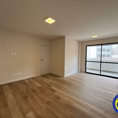Apartamento com 88m², 3 quartos, 1 suíte, 1 garagem, no bairro Centro em Florianópolis